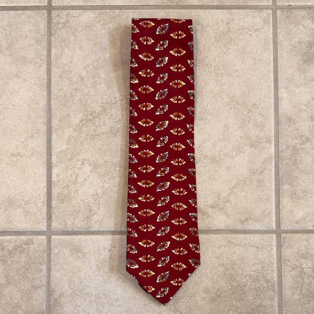 LT Designs Elegant Red Patterned Men's Tie